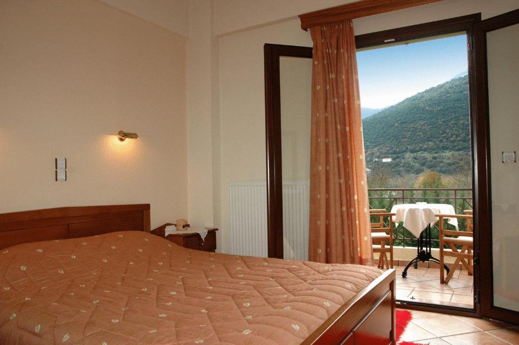 Aroanios Hotel Klitoria Exterior photo